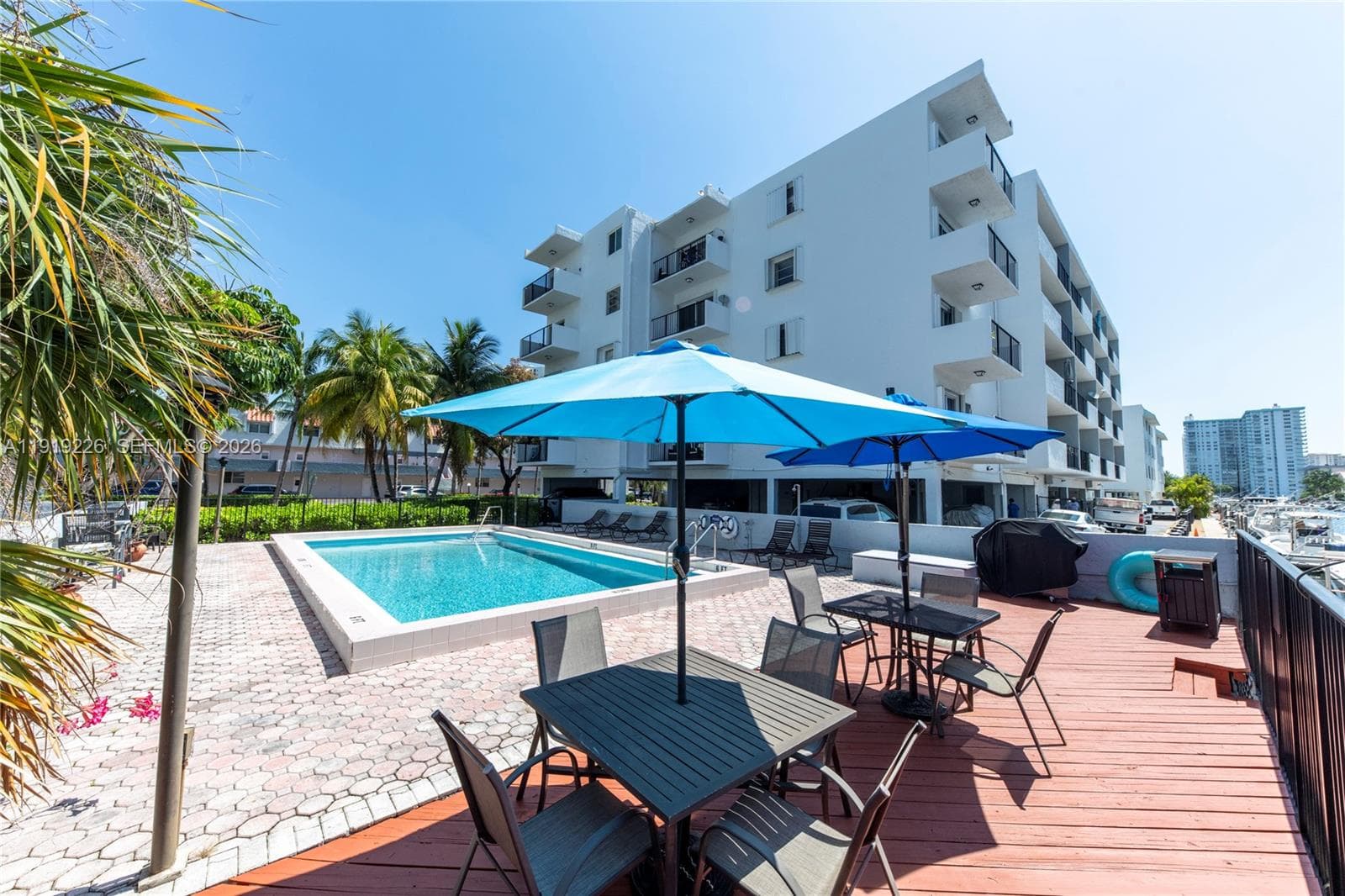 3642 NE 171st St # 405, North Miami Beach FL 33160 — 32