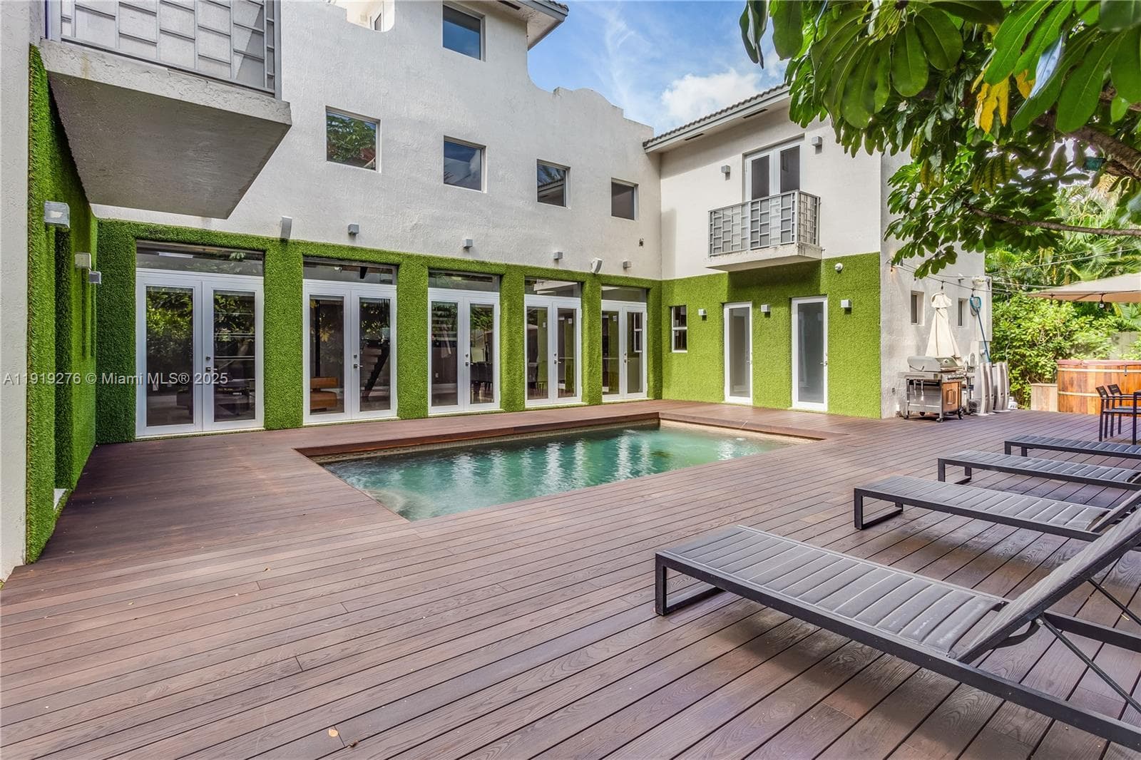 Espanola Heights, Miami, FL — 30