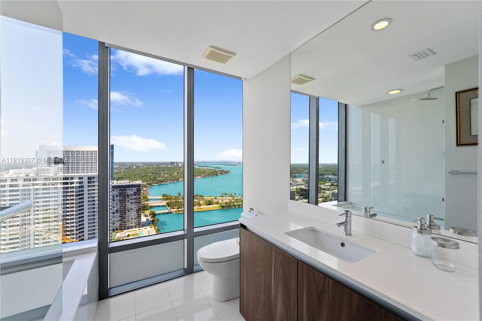 3131 NE 7th Ave # 3106, Miami FL 33137 — 25
