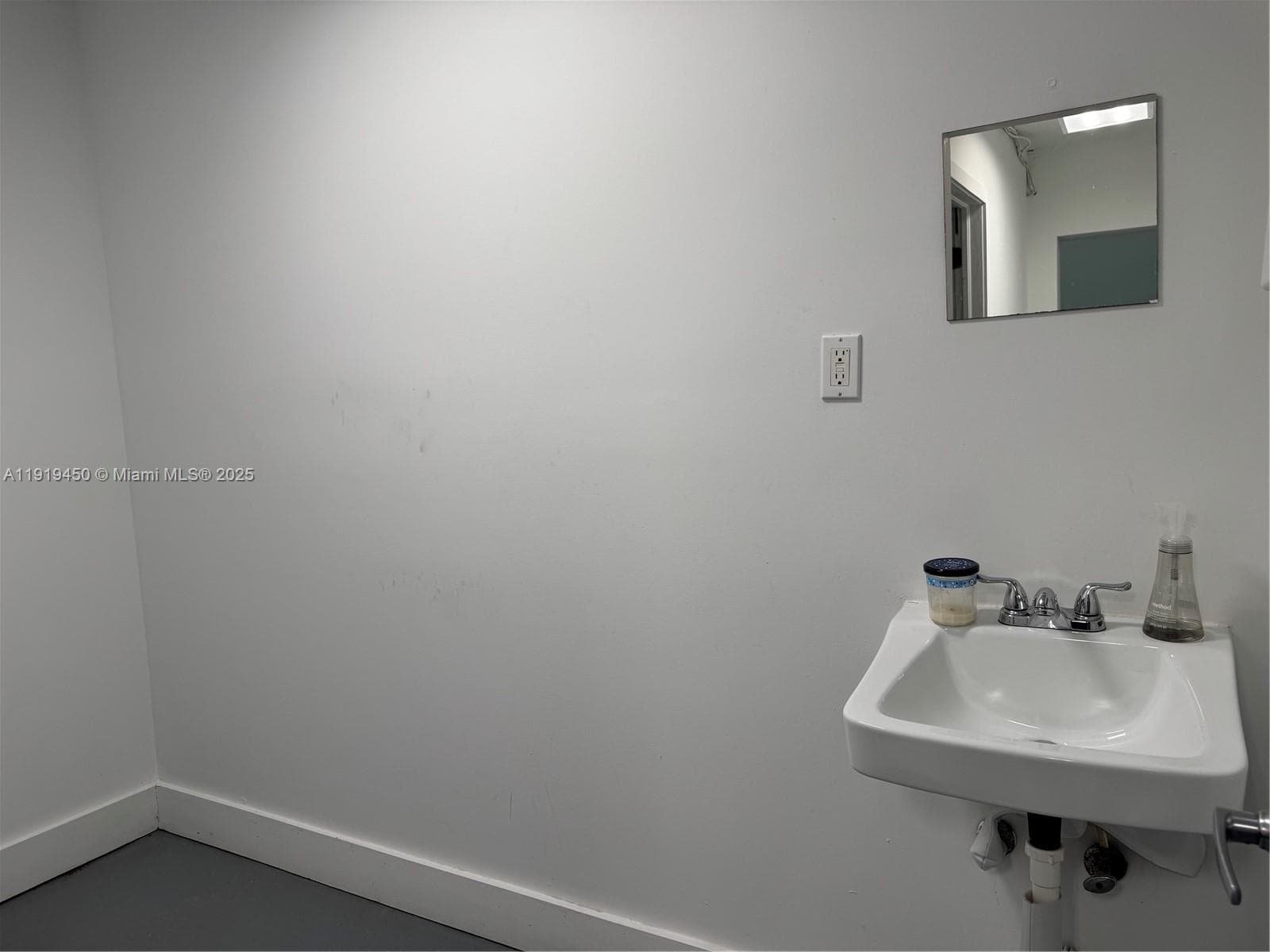 239 NW 26th St, Miami FL 33127 — 42