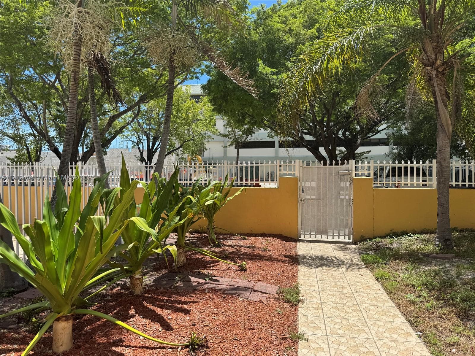 1851 NE 168th St # A2, North Miami Beach FL 33162 — 22