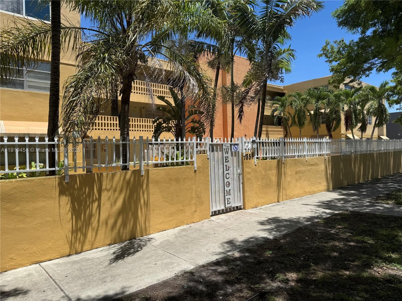 1851 NE 168th St # A2, North Miami Beach FL 33162 — 24