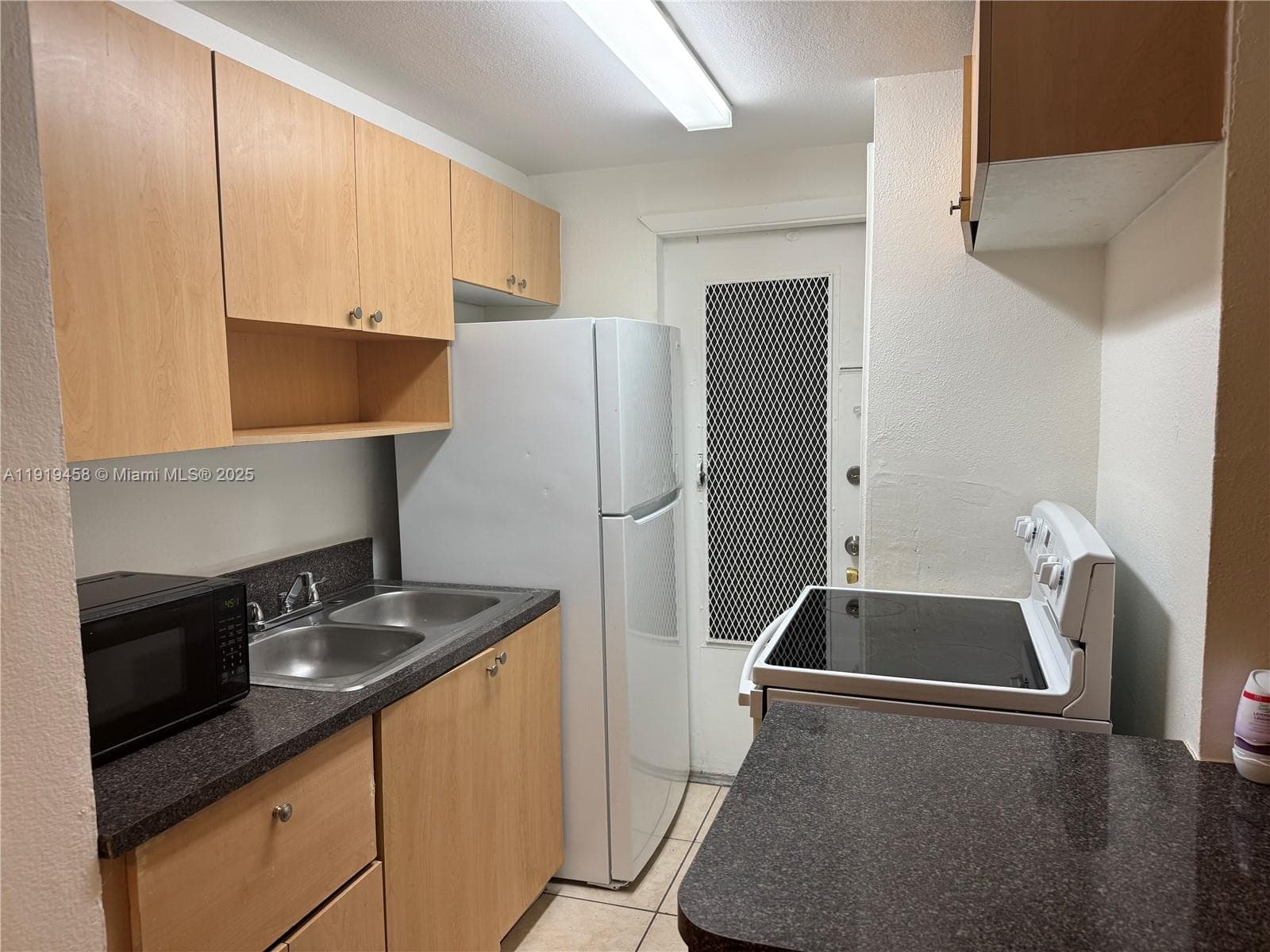 1851 NE 168th St # A2, North Miami Beach FL 33162 — 15