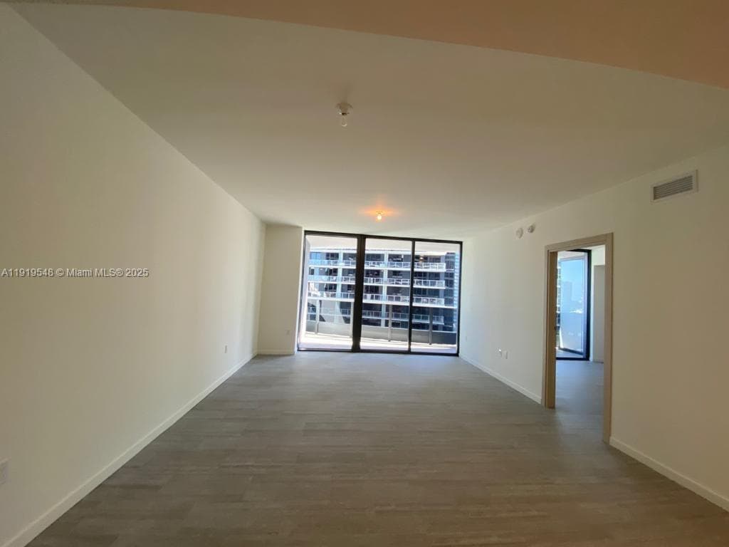 1000 Brickell Plz # 3207, Miami FL 33131 — 17