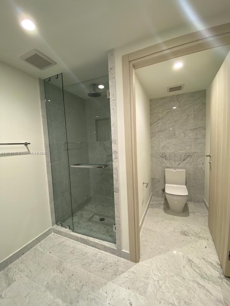 1000 Brickell Plz # 3207, Miami FL 33131 — 16