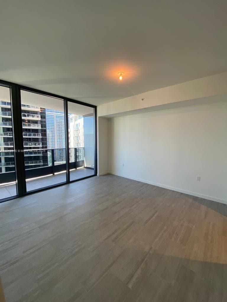 1000 Brickell Plz # 3207, Miami FL 33131 — 22