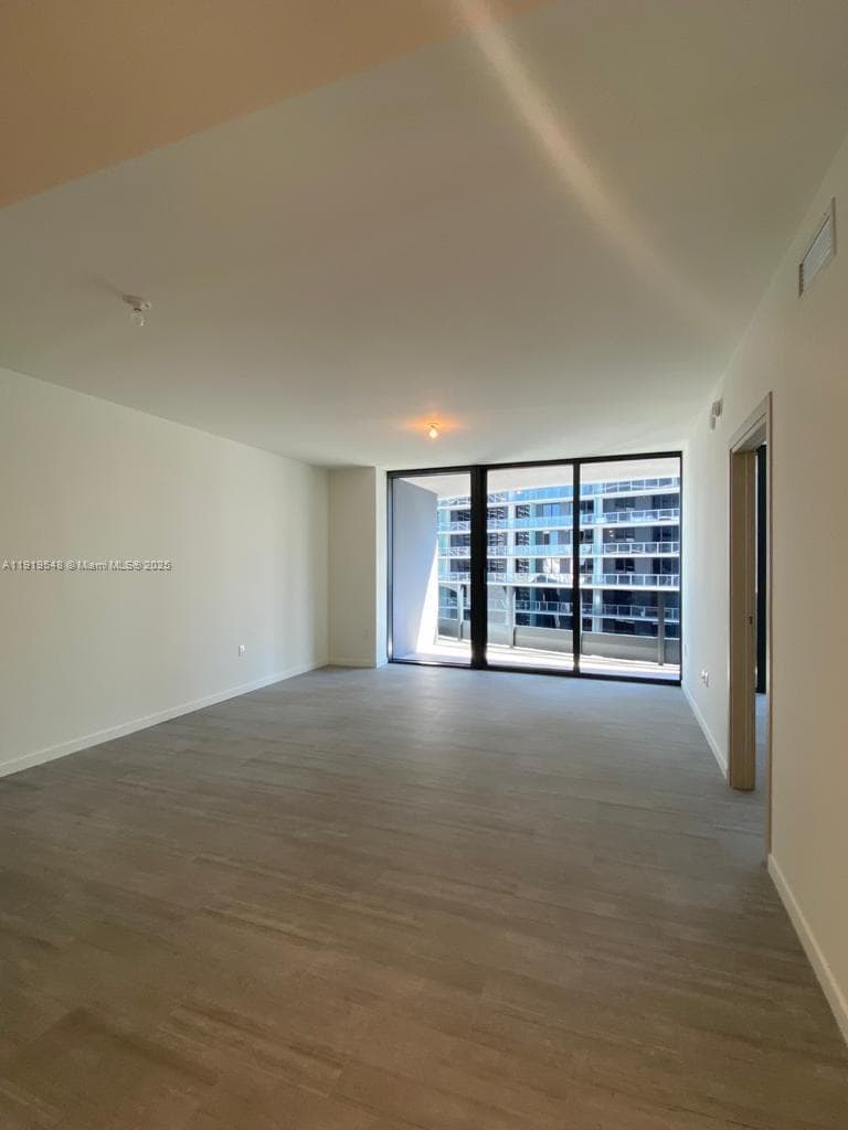 1000 Brickell Plz # 3207, Miami FL 33131 — 19