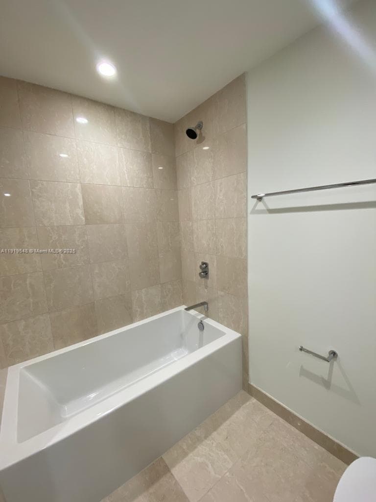 1000 Brickell Plz # 3207, Miami FL 33131 — 21
