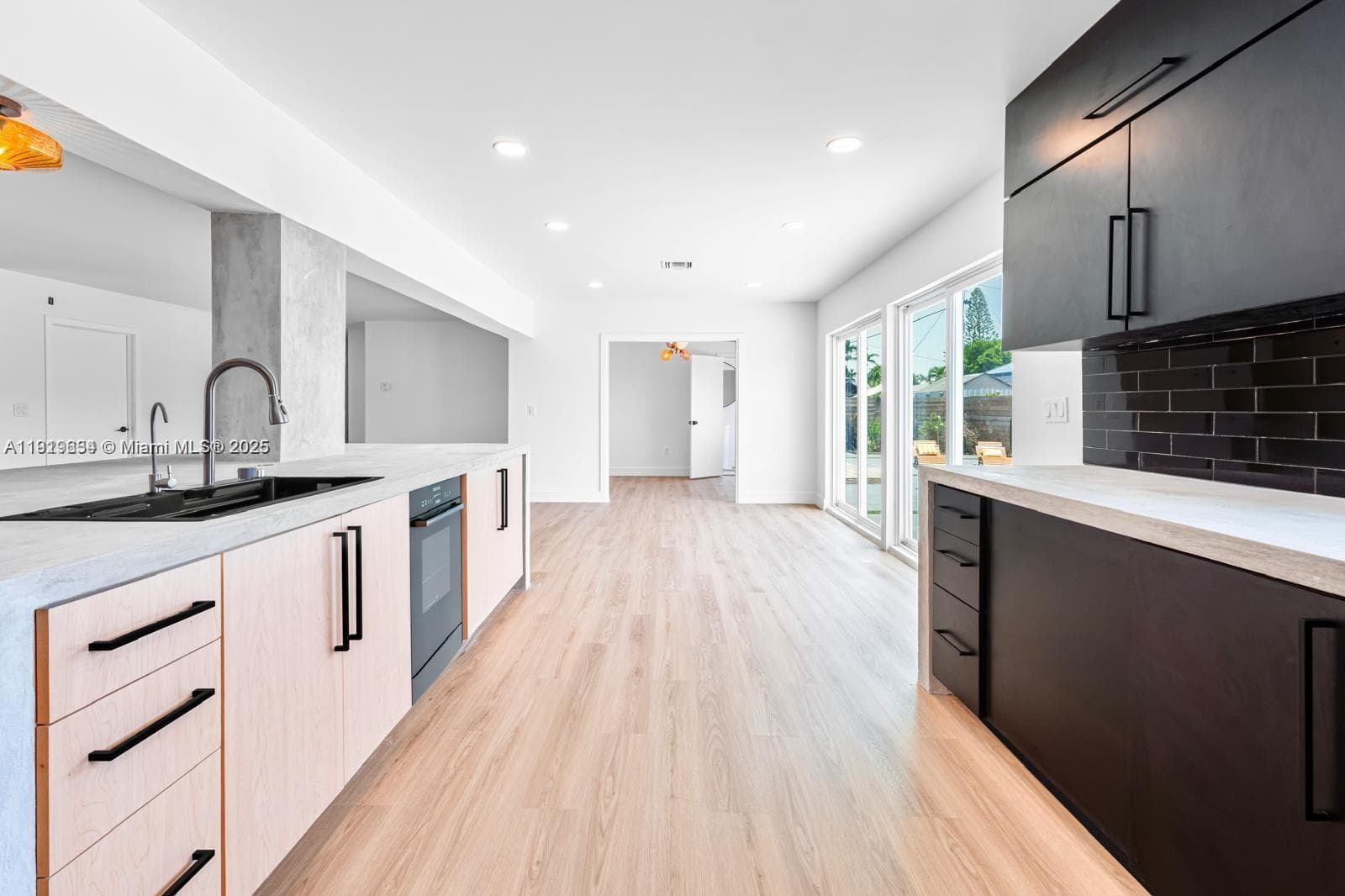 19661 NE 10th Pl, Miami FL 33179 — 6