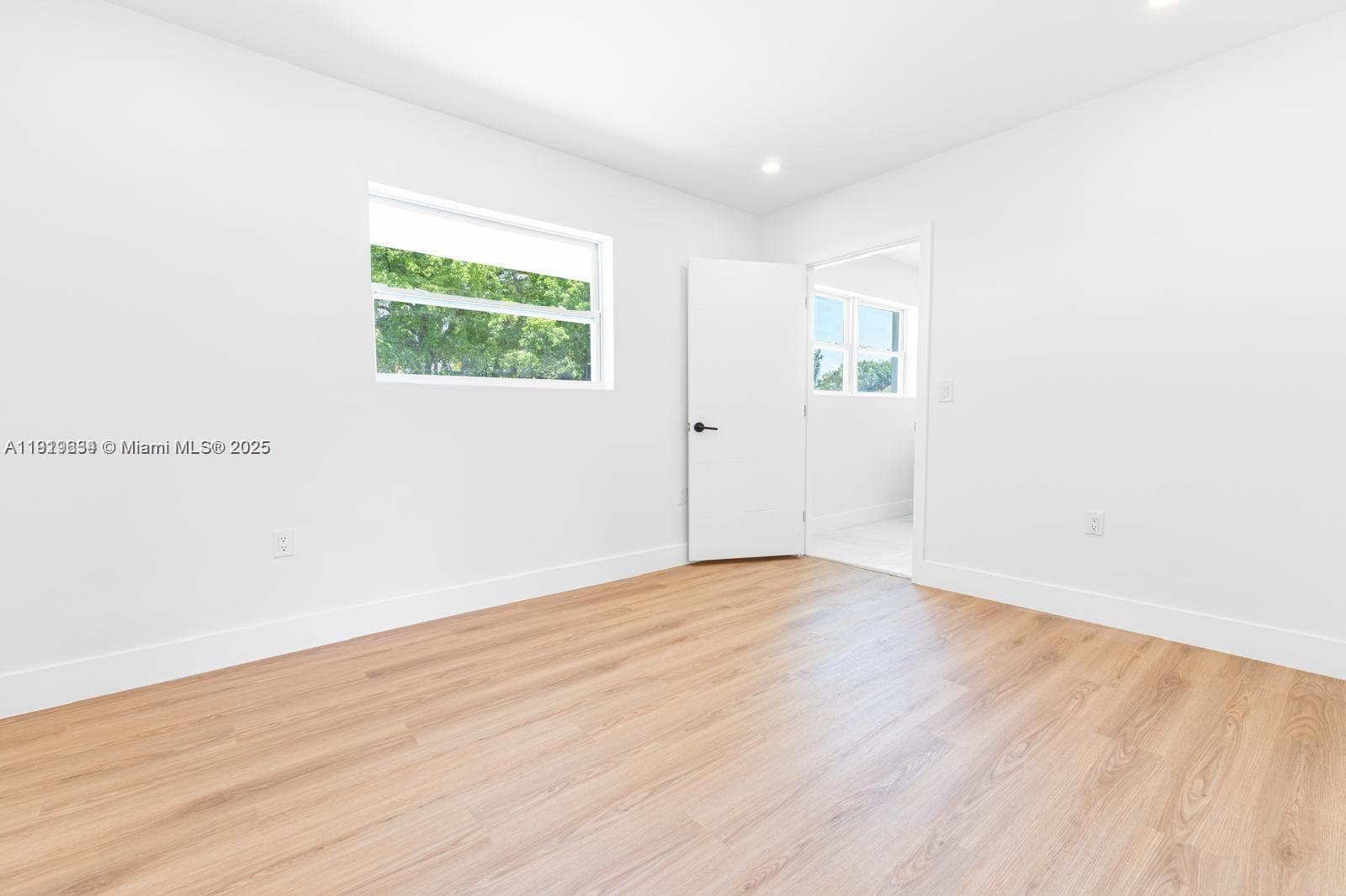 19661 NE 10th Pl, Miami FL 33179 — 13
