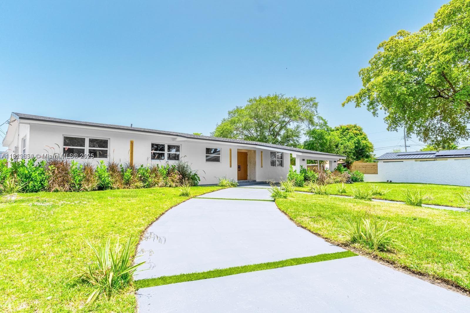 19661 NE 10th Pl, Miami FL 33179 — 1
