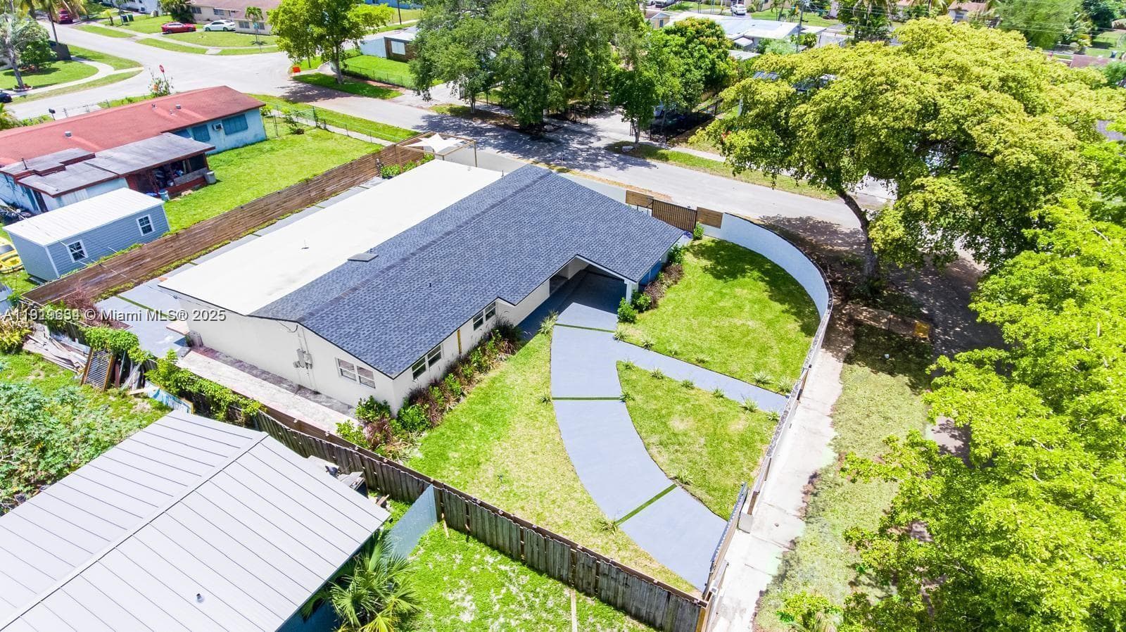 19661 NE 10th Pl, Miami FL 33179 — 24