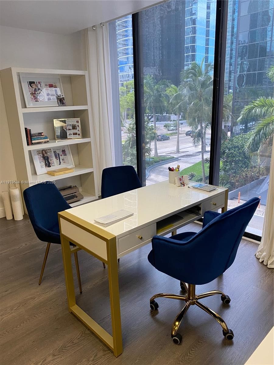 1110 Brickell Ave # 313, Miami FL 33131 — 6