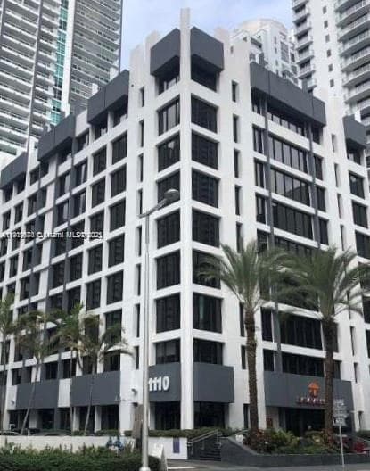 1110 Brickell Ave # 313, Miami FL 33131 — 11
