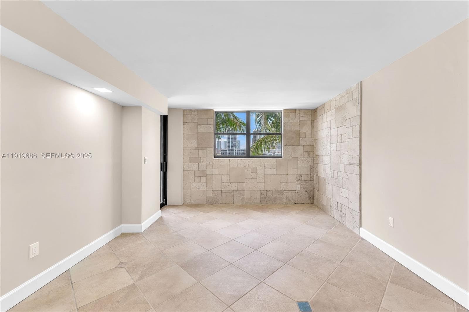 801 N Venetian Dr # 208, Miami Beach FL 33139 — 27