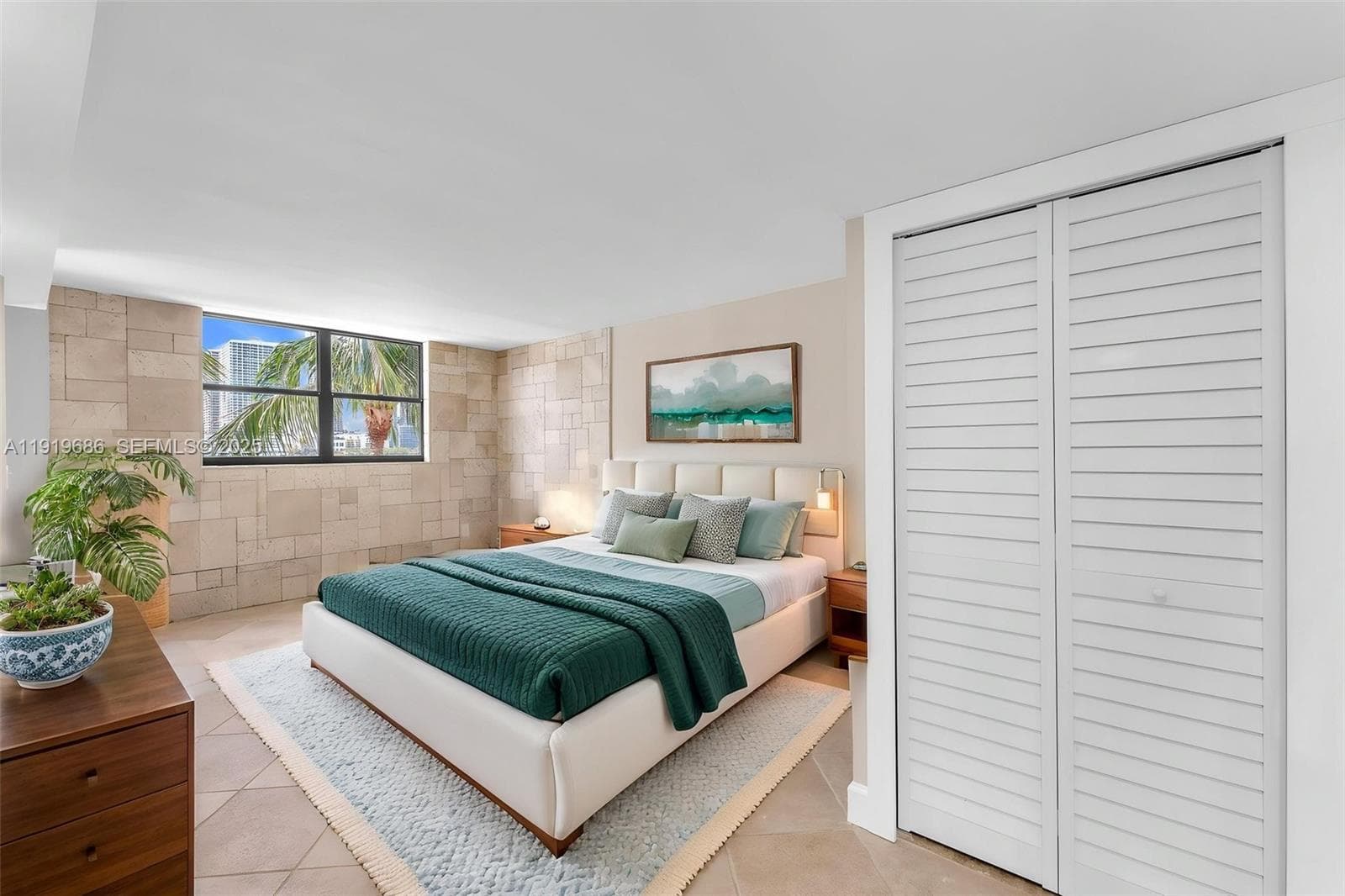 801 N Venetian Dr # 208, Miami Beach FL 33139 — 26