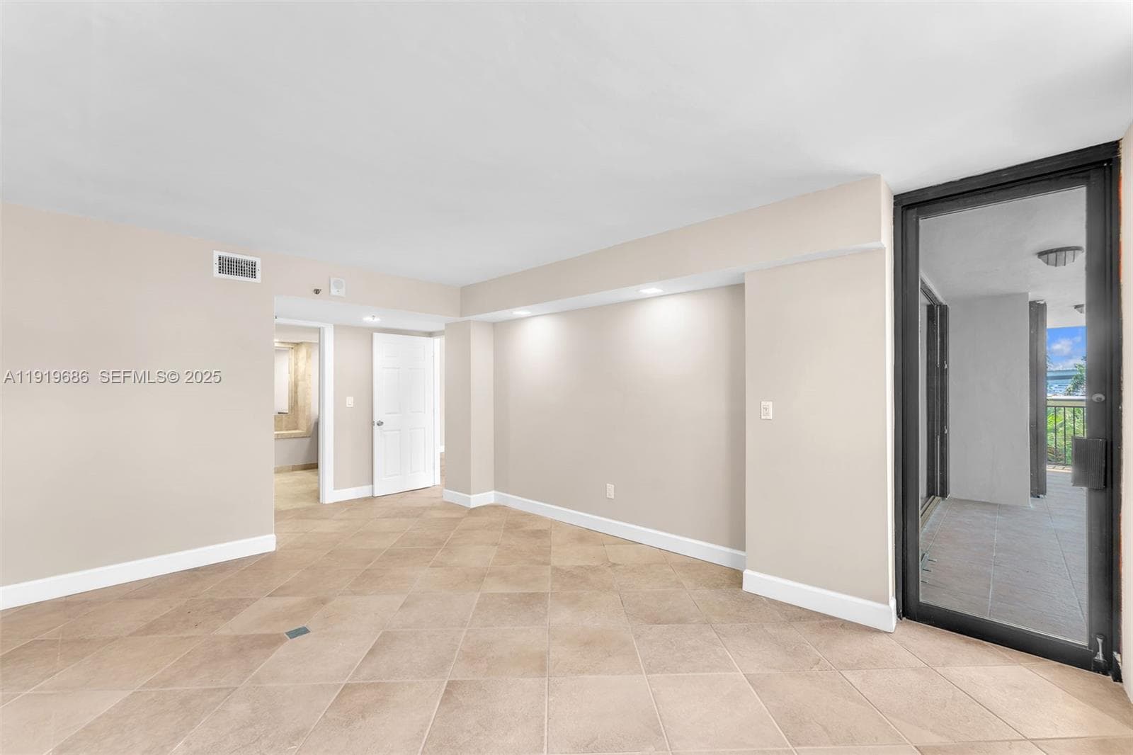 801 N Venetian Dr # 208, Miami Beach FL 33139 — 28