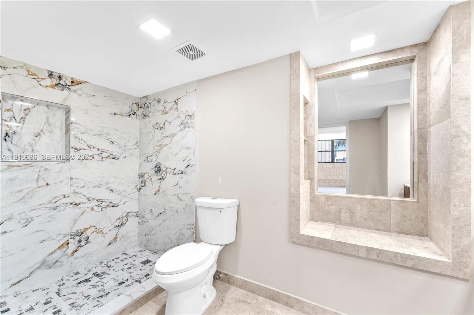 801 N Venetian Dr # 208, Miami Beach FL 33139 — 34