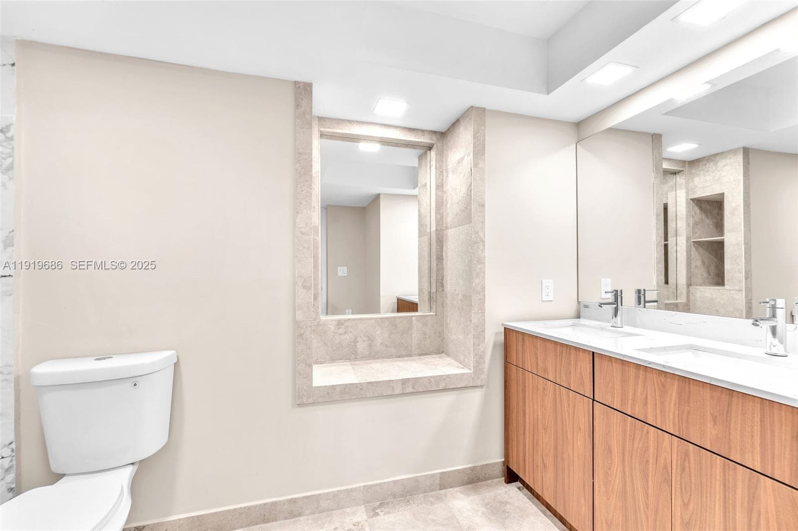 801 N Venetian Dr # 208, Miami Beach FL 33139 — 33