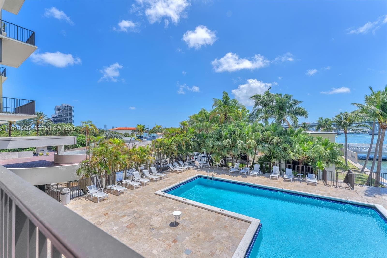 801 N Venetian Dr # 208, Miami Beach FL 33139 — 50