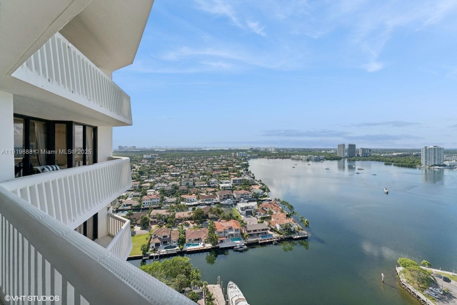 1000 W Island Blvd # 2911, Aventura FL 33160 — 2