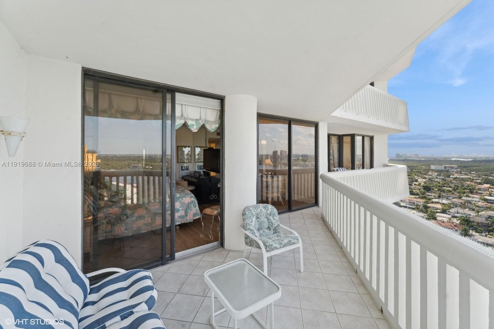 1000 W Island Blvd # 2911, Aventura FL 33160 — 6