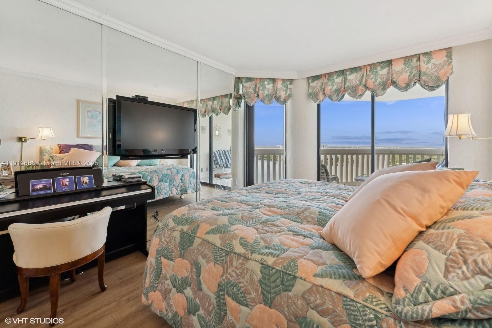 1000 W Island Blvd # 2911, Aventura FL 33160 — 43