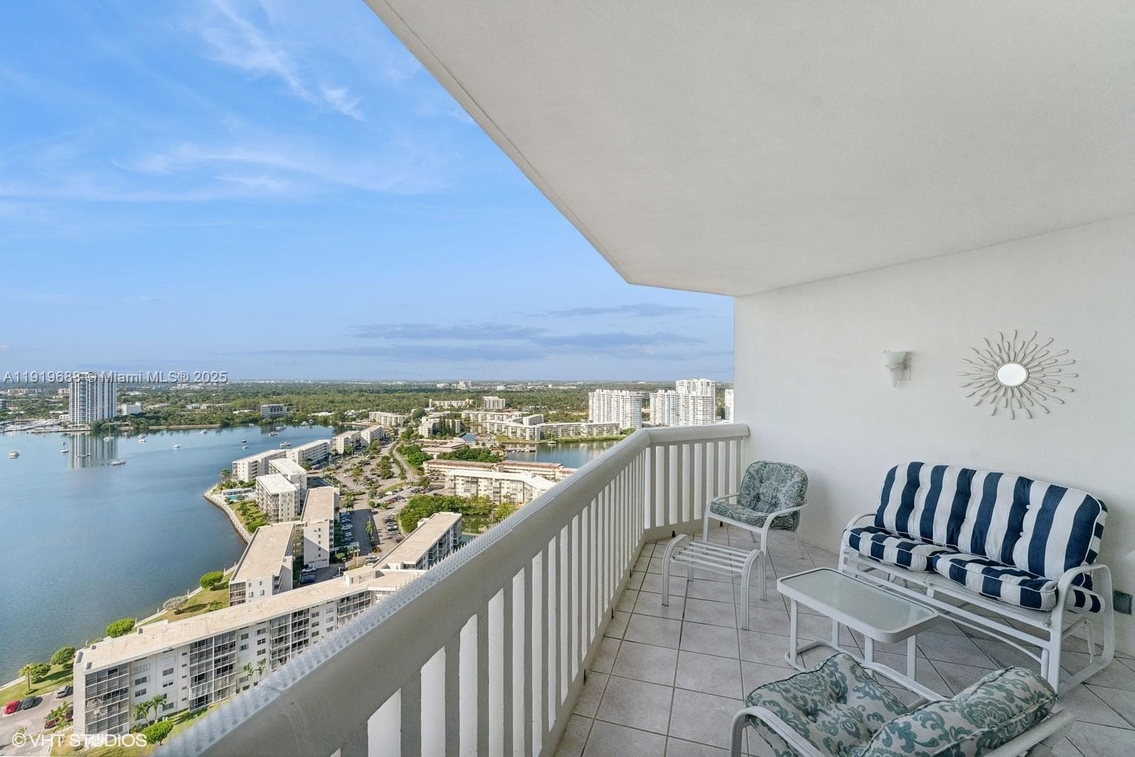 1000 W Island Blvd # 2911, Aventura FL 33160 — 3