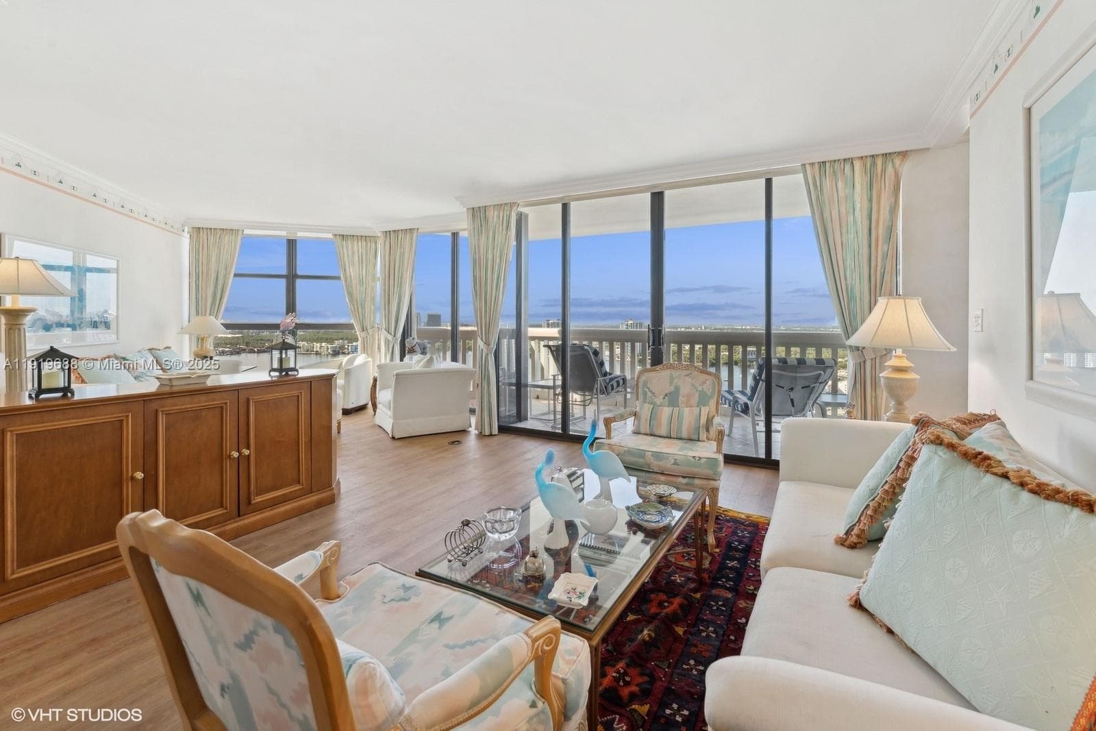 1000 W Island Blvd # 2911, Aventura FL 33160 — 36