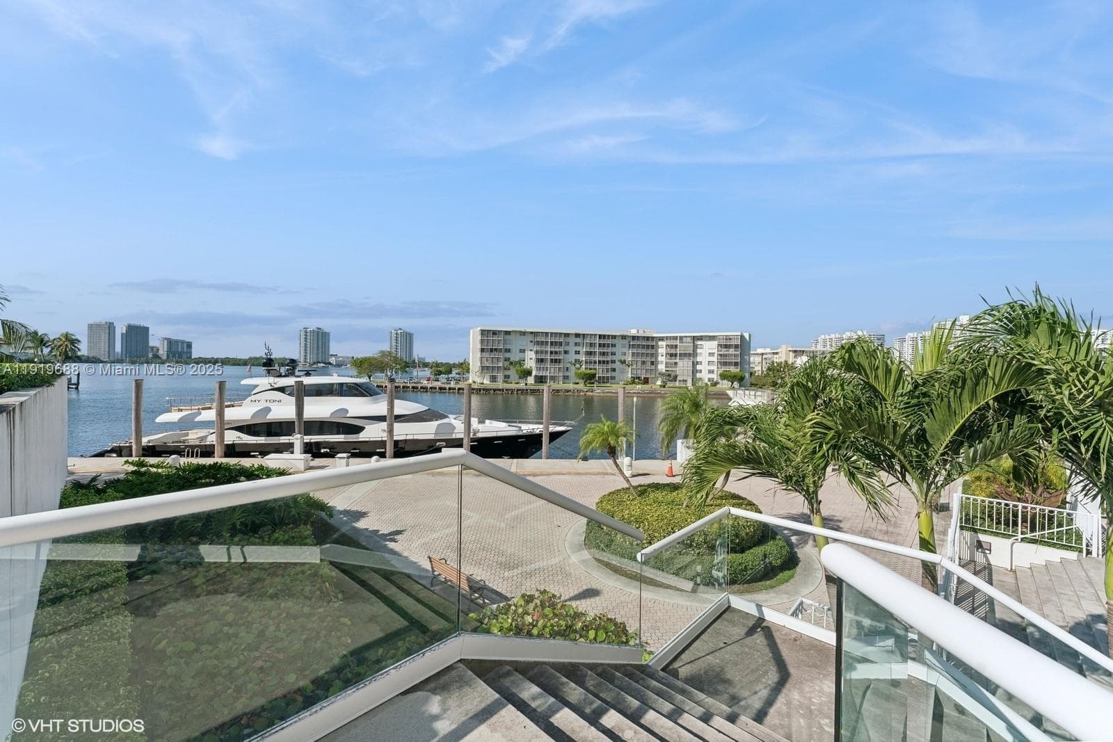 1000 W Island Blvd # 2911, Aventura FL 33160 — 28