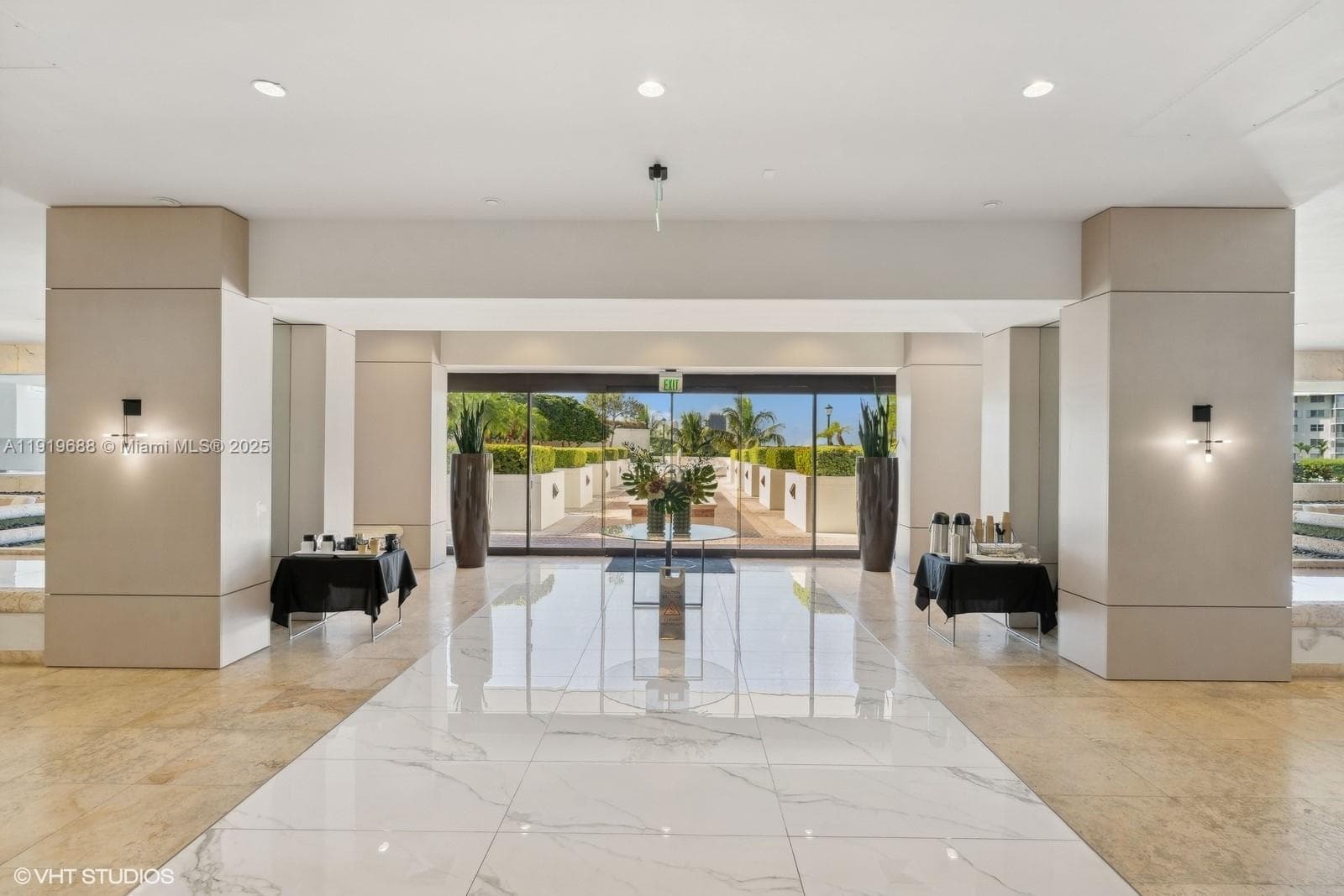 1000 W Island Blvd # 2911, Aventura FL 33160 — 9