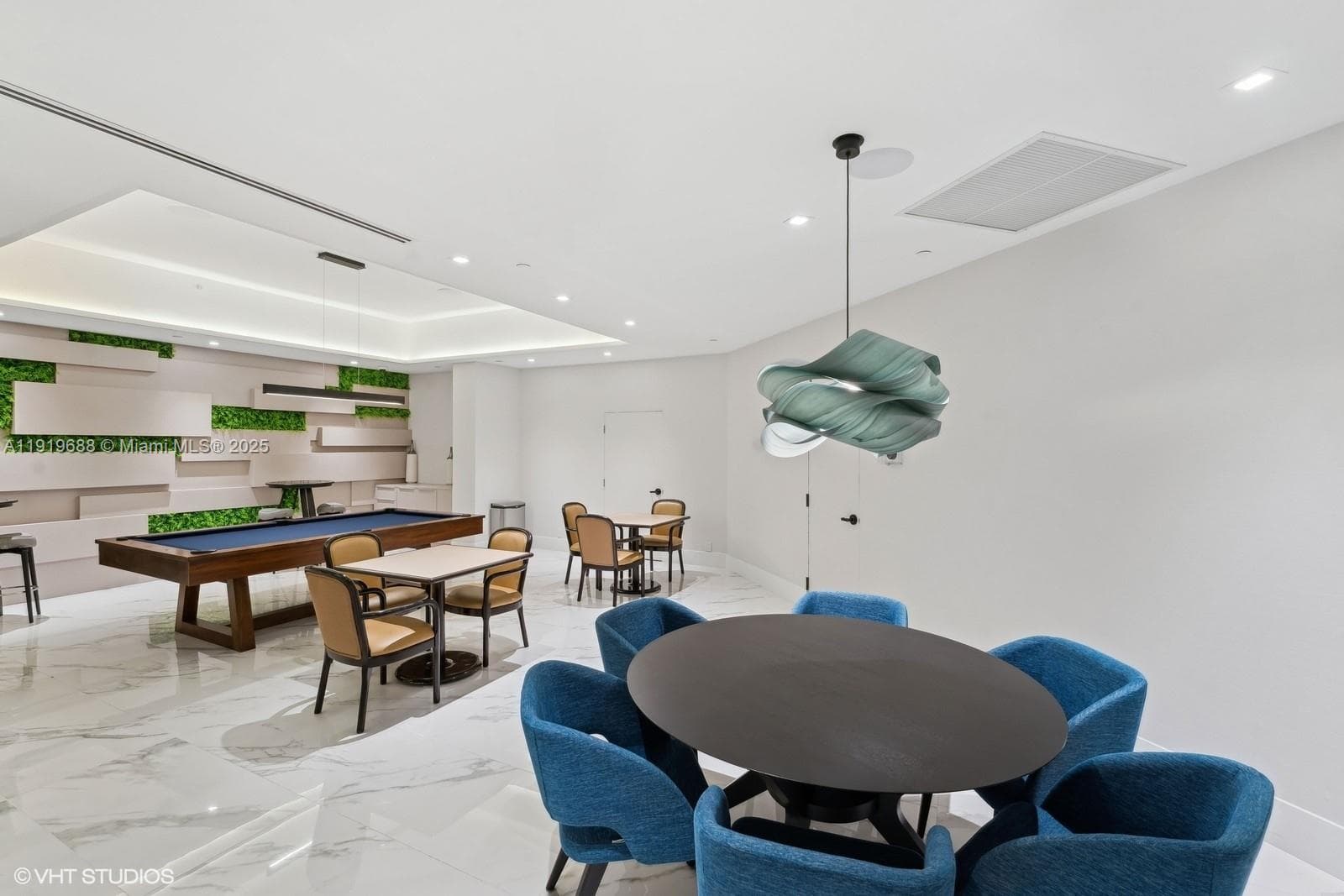 1000 W Island Blvd # 2911, Aventura FL 33160 — 19