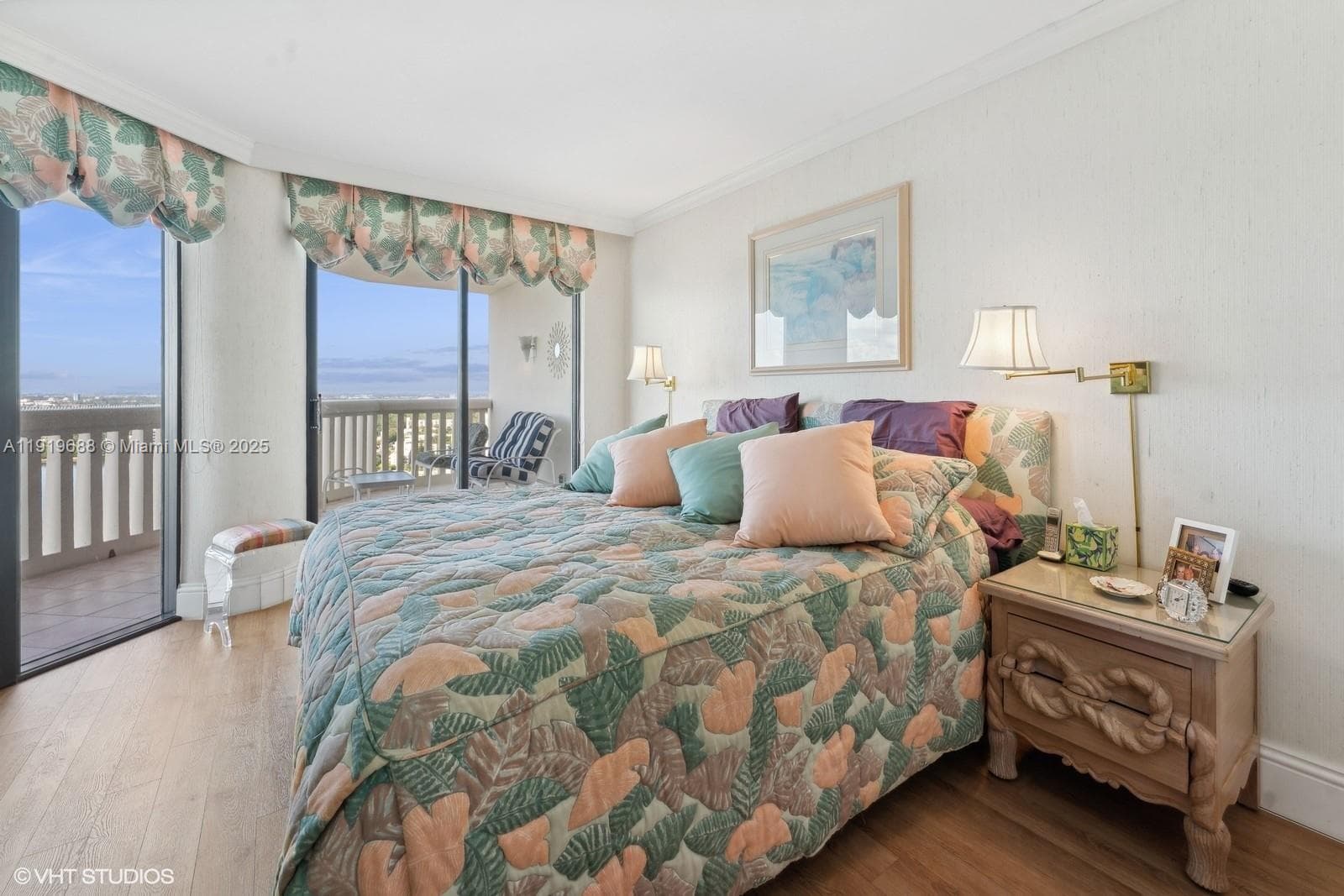 1000 W Island Blvd # 2911, Aventura FL 33160 — 44