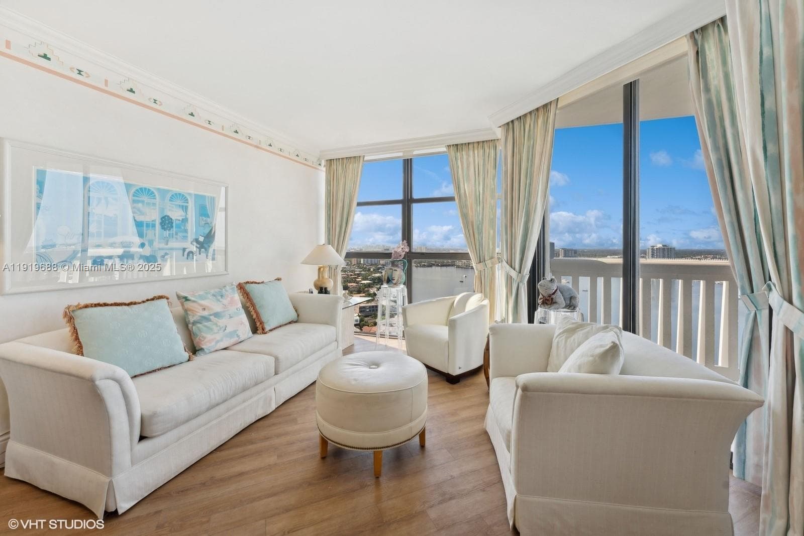 1000 W Island Blvd # 2911, Aventura FL 33160 — 35