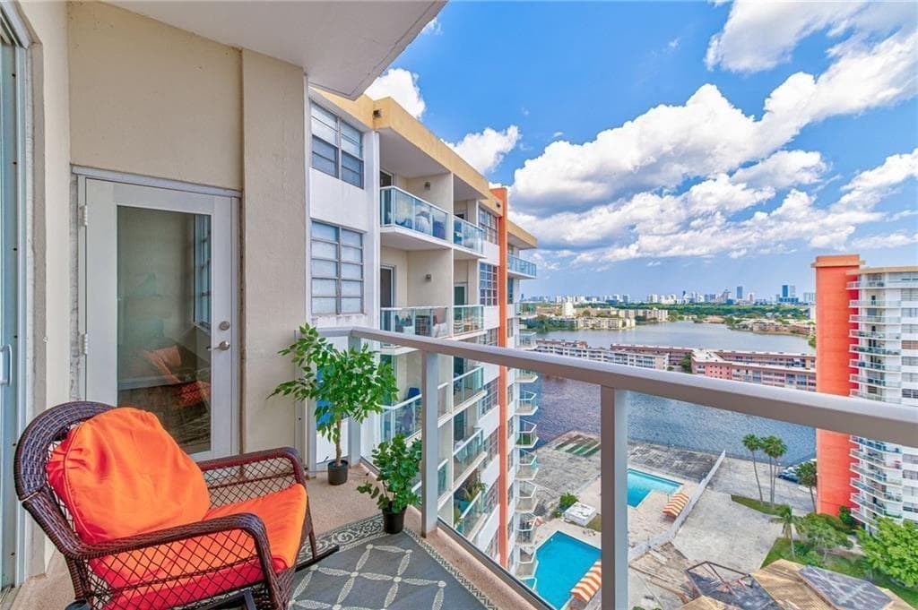 1301 NE Miami Gardens Drive # 1721w, Miami FL 33179 — 27