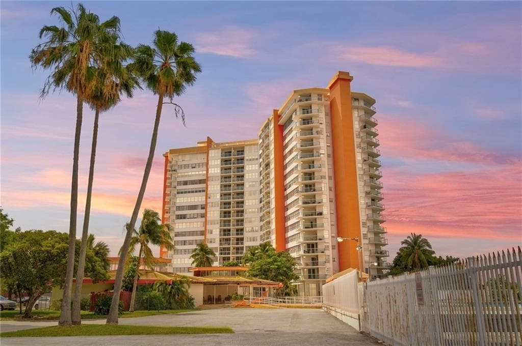 1301 NE Miami Gardens Drive # 1721w, Miami FL 33179 — 3