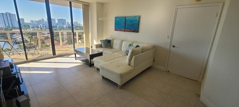 3600 Yacht Club Dr # 1204, Aventura FL 33180 — 42
