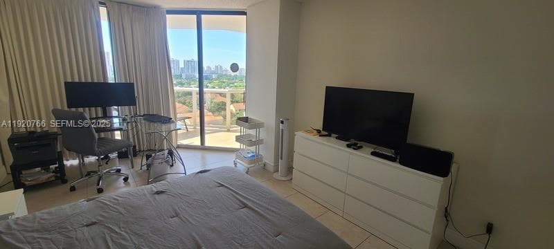 3600 Yacht Club Dr # 1204, Aventura FL 33180 — 46