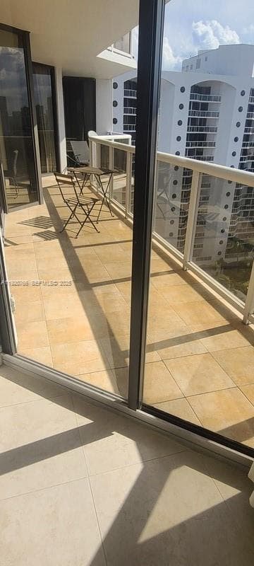 3600 Yacht Club Dr # 1204, Aventura FL 33180 — 47