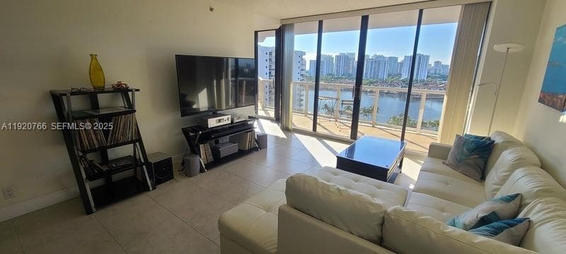 3600 Yacht Club Dr # 1204, Aventura FL 33180 — 36
