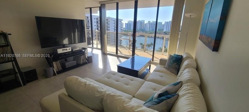 3600 Yacht Club Dr # 1204, Aventura FL 33180 — 41