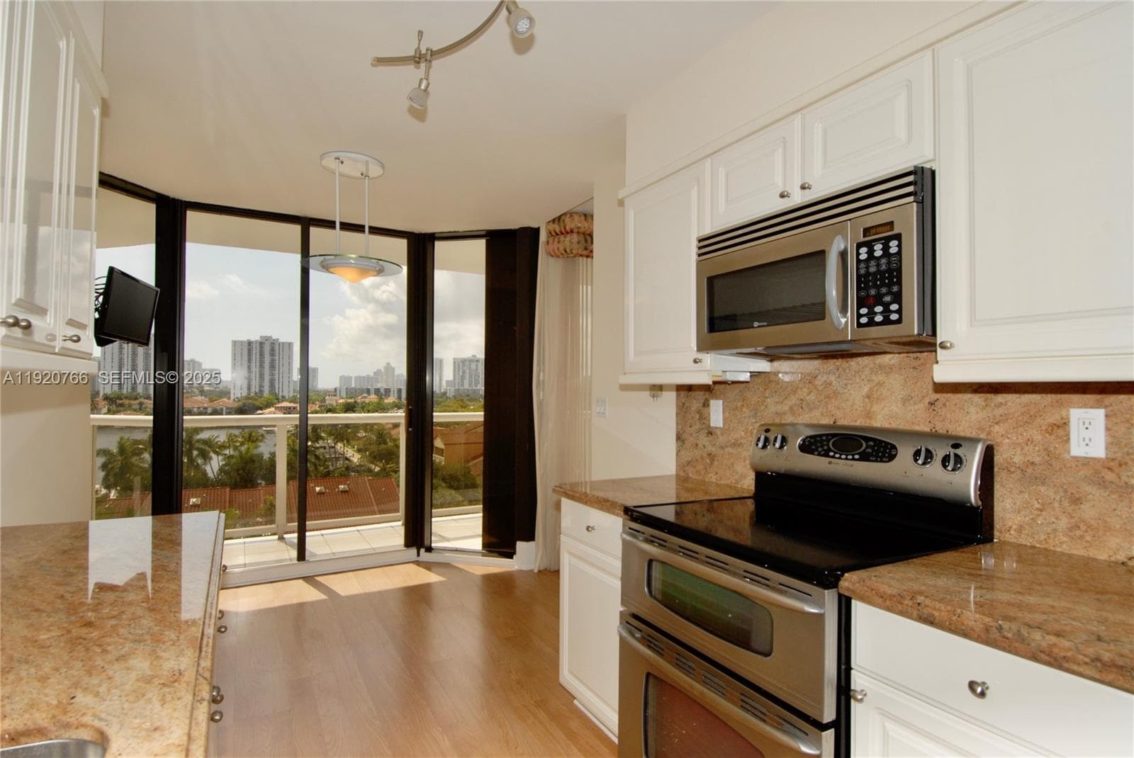 3600 Yacht Club Dr # 1204, Aventura FL 33180 — 18