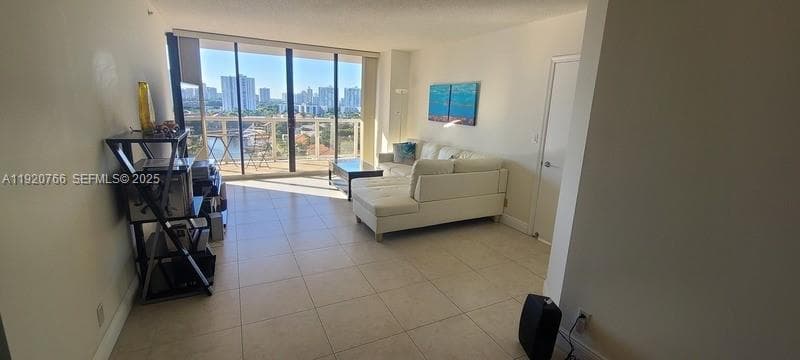3600 Yacht Club Dr # 1204, Aventura FL 33180 — 35