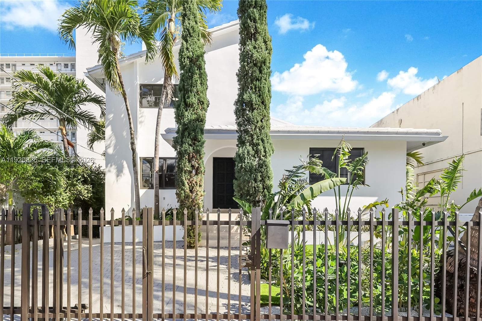 7811 Carlyle Ave, Miami Beach FL 33141 — 1