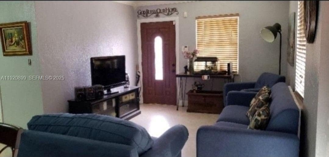 621 E 39th St, Hialeah FL 33013 — 2