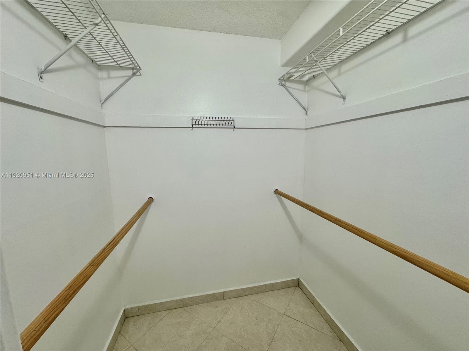 400 Kings Point Dr # 411, Sunny Isles Beach FL 33160 — 17