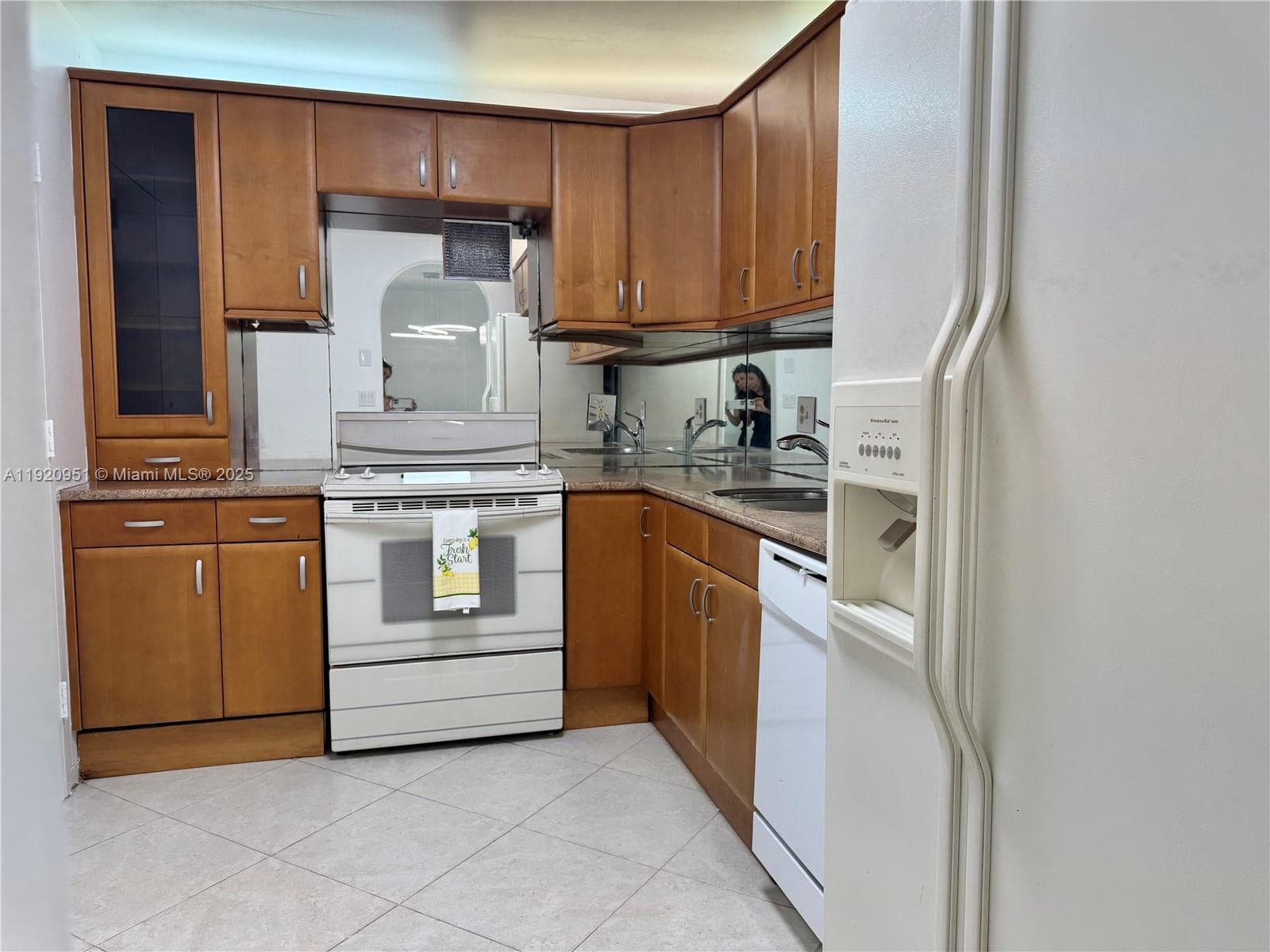 400 Kings Point Dr # 411, Sunny Isles Beach FL 33160 — 1
