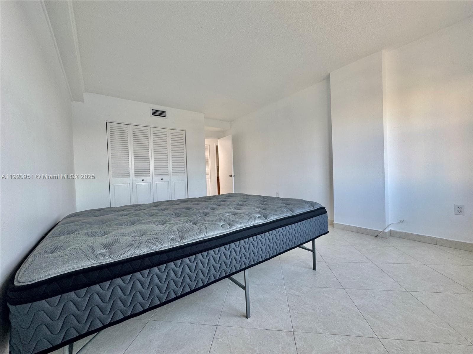 400 Kings Point Dr # 411, Sunny Isles Beach FL 33160 — 19