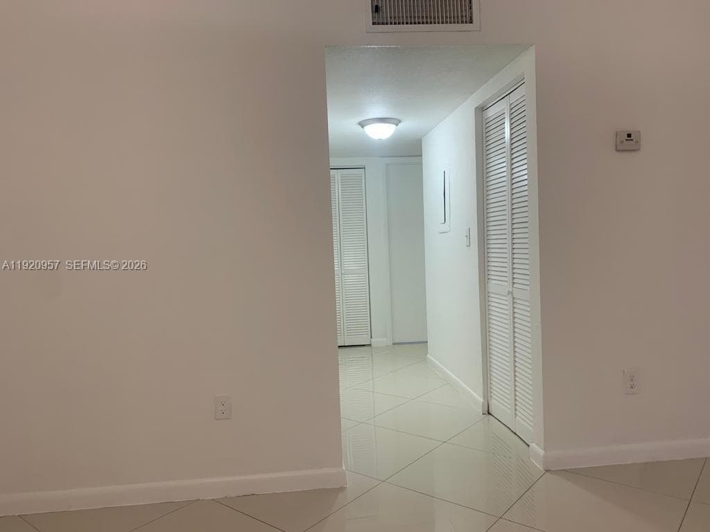 907 NE 199th St # 204, Miami FL 33179 — 8