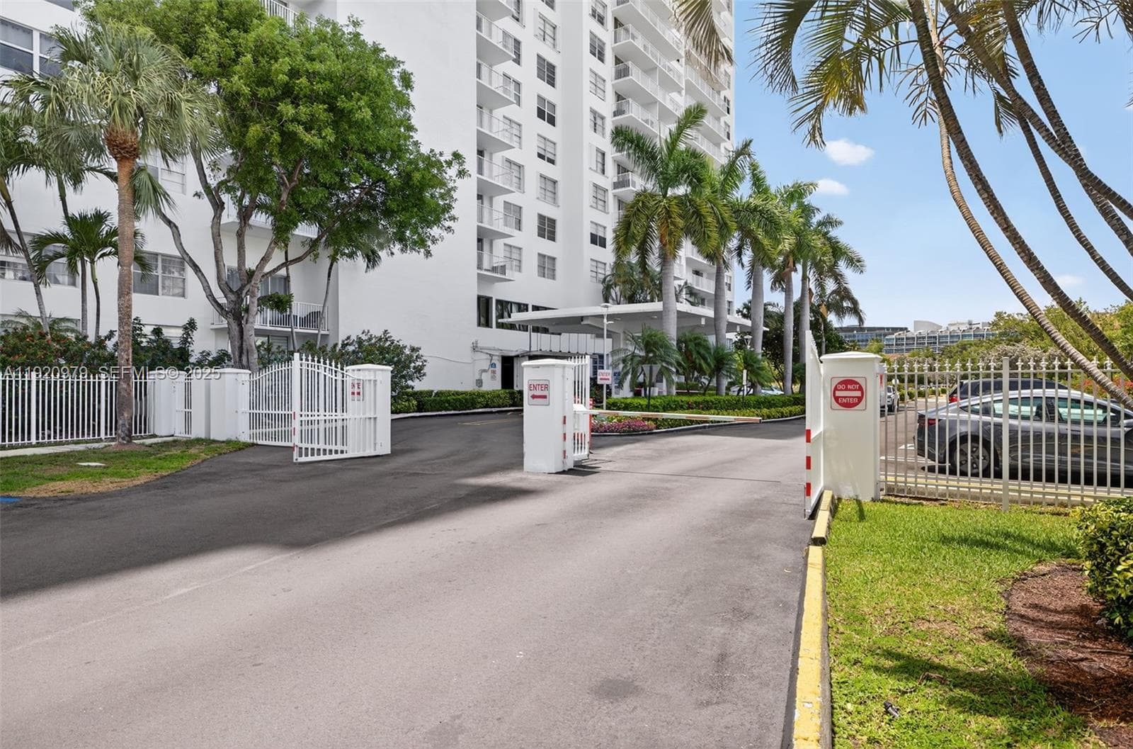 2851 NE 183rd St # 216E, Aventura FL 33160 — 27